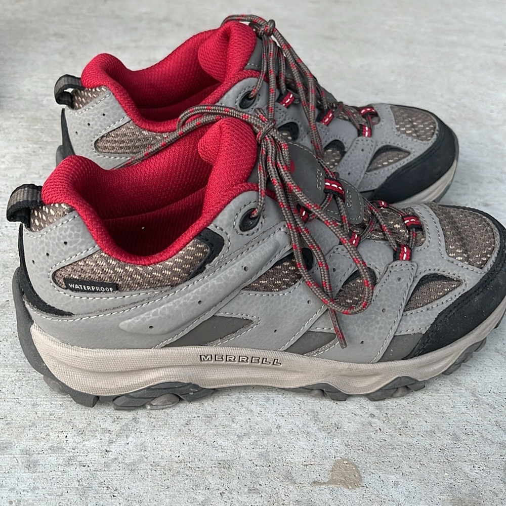 Big Kids Moab 3 Low Waterproof Hiking Shoes